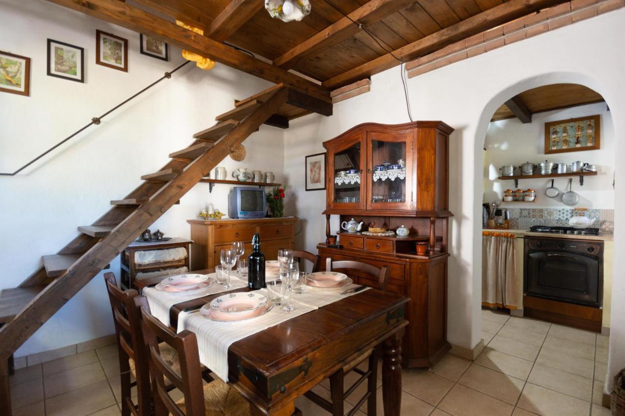 Villa Ferulas Oliena Ngoại thất bức ảnh