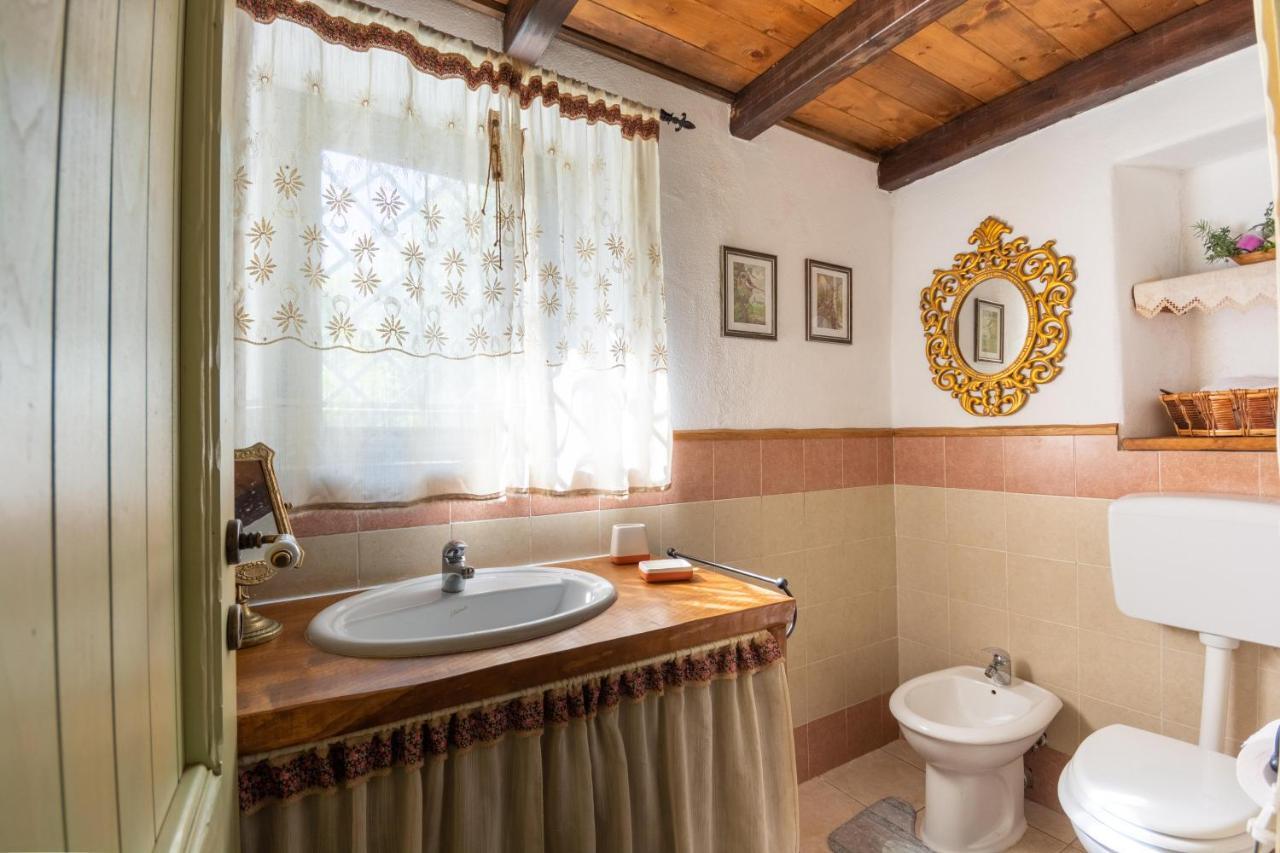 Villa Ferulas Oliena Ngoại thất bức ảnh