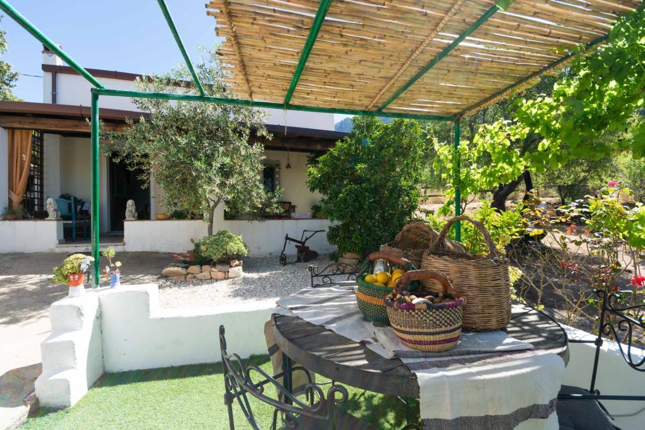 Villa Ferulas Oliena Ngoại thất bức ảnh