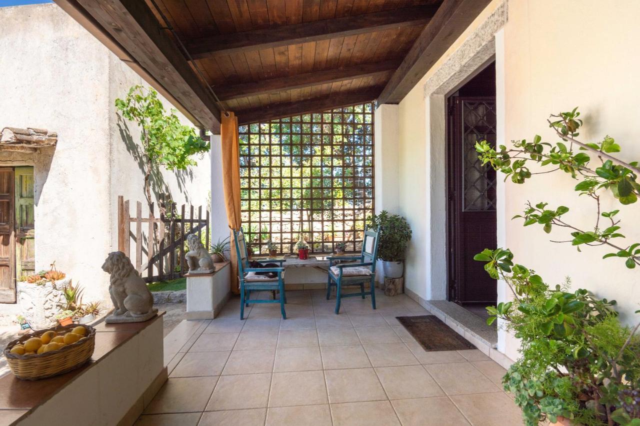 Villa Ferulas Oliena Ngoại thất bức ảnh
